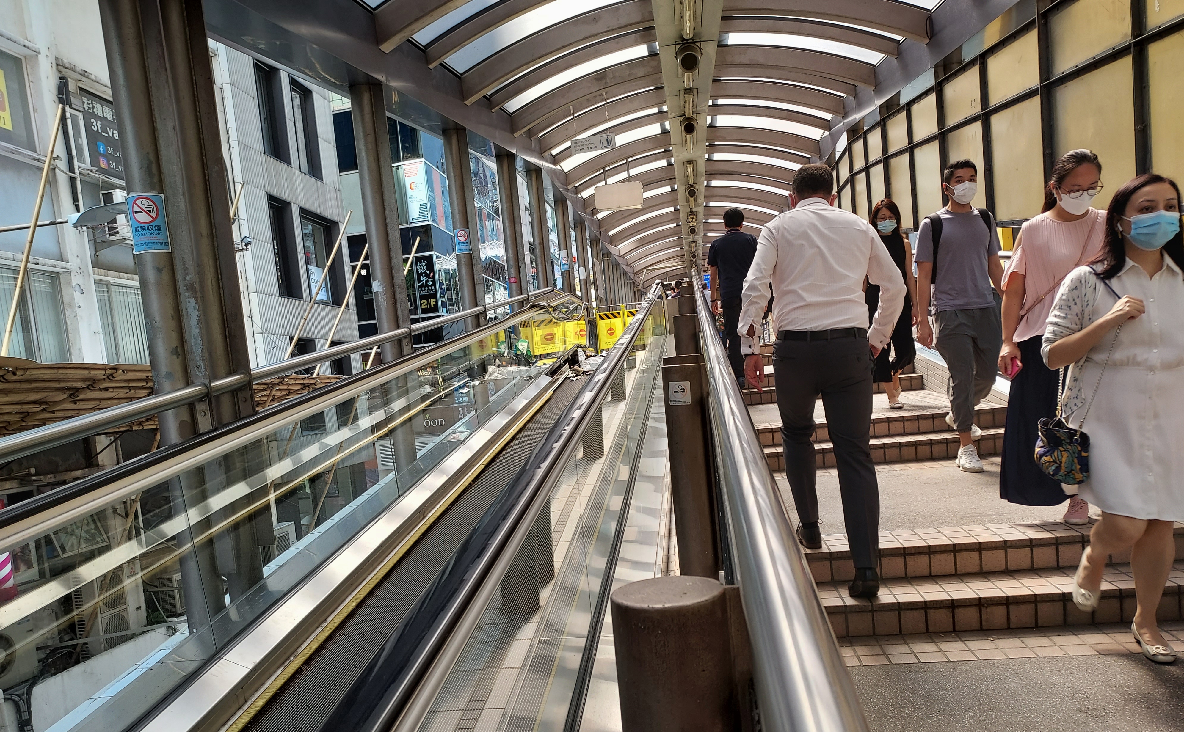 Central mid level escalator