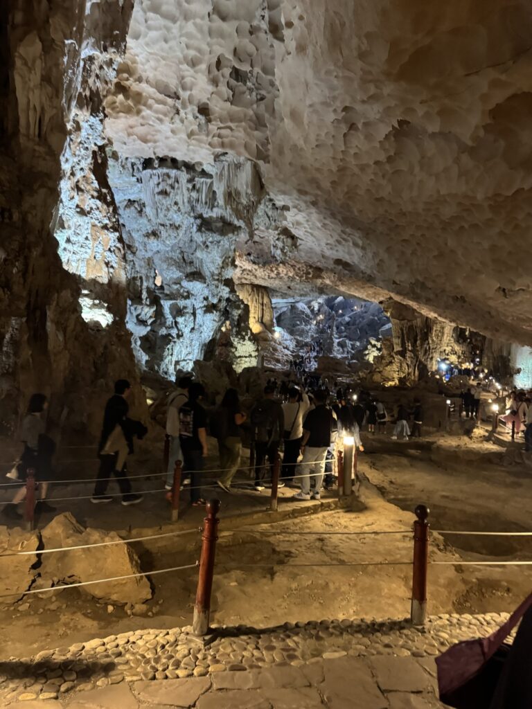 Discovering the Wonders of Sung Sot Cave: Halong Bay’s Hidden Masterpiece